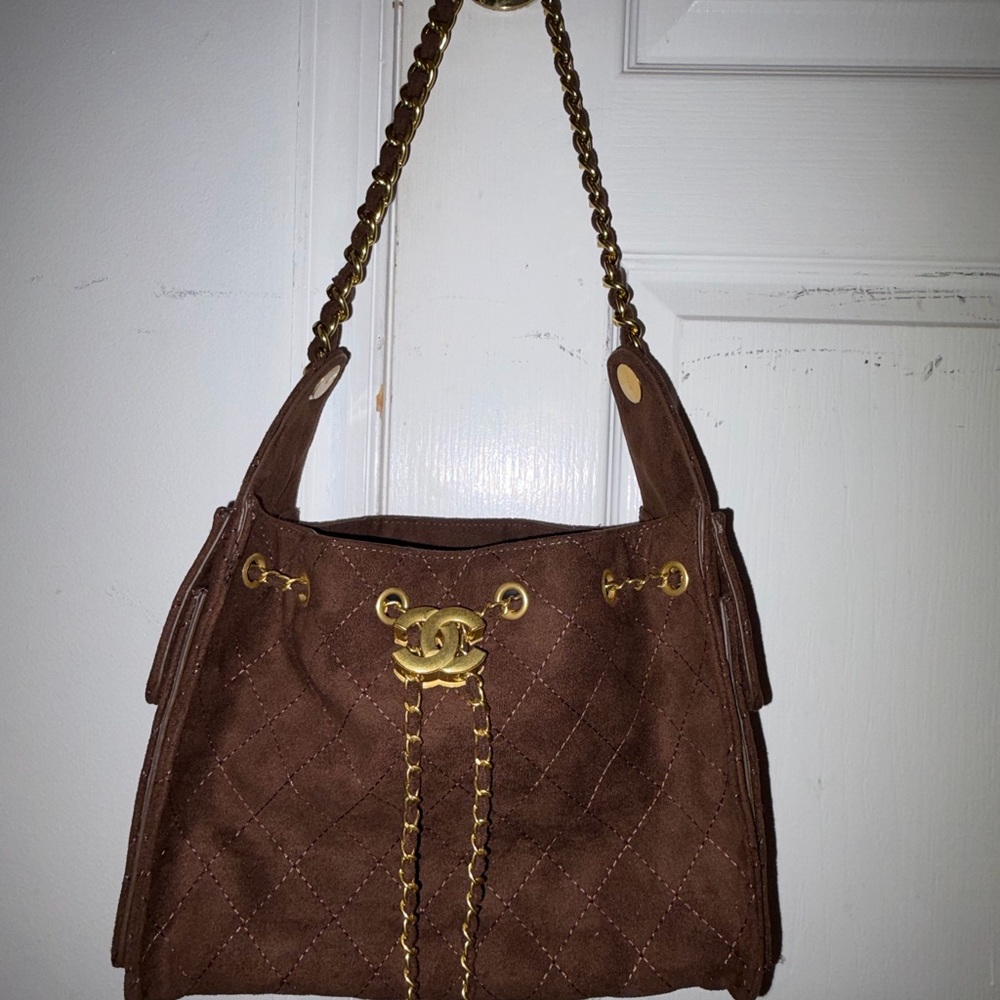Chic Brown Quilted Chain Shoulder Bag - Picture 2 of 9